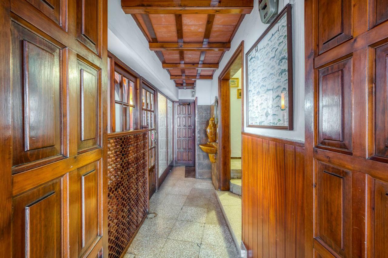 Hostal Restaurante El Roser L' Escala Exteriér fotografie
