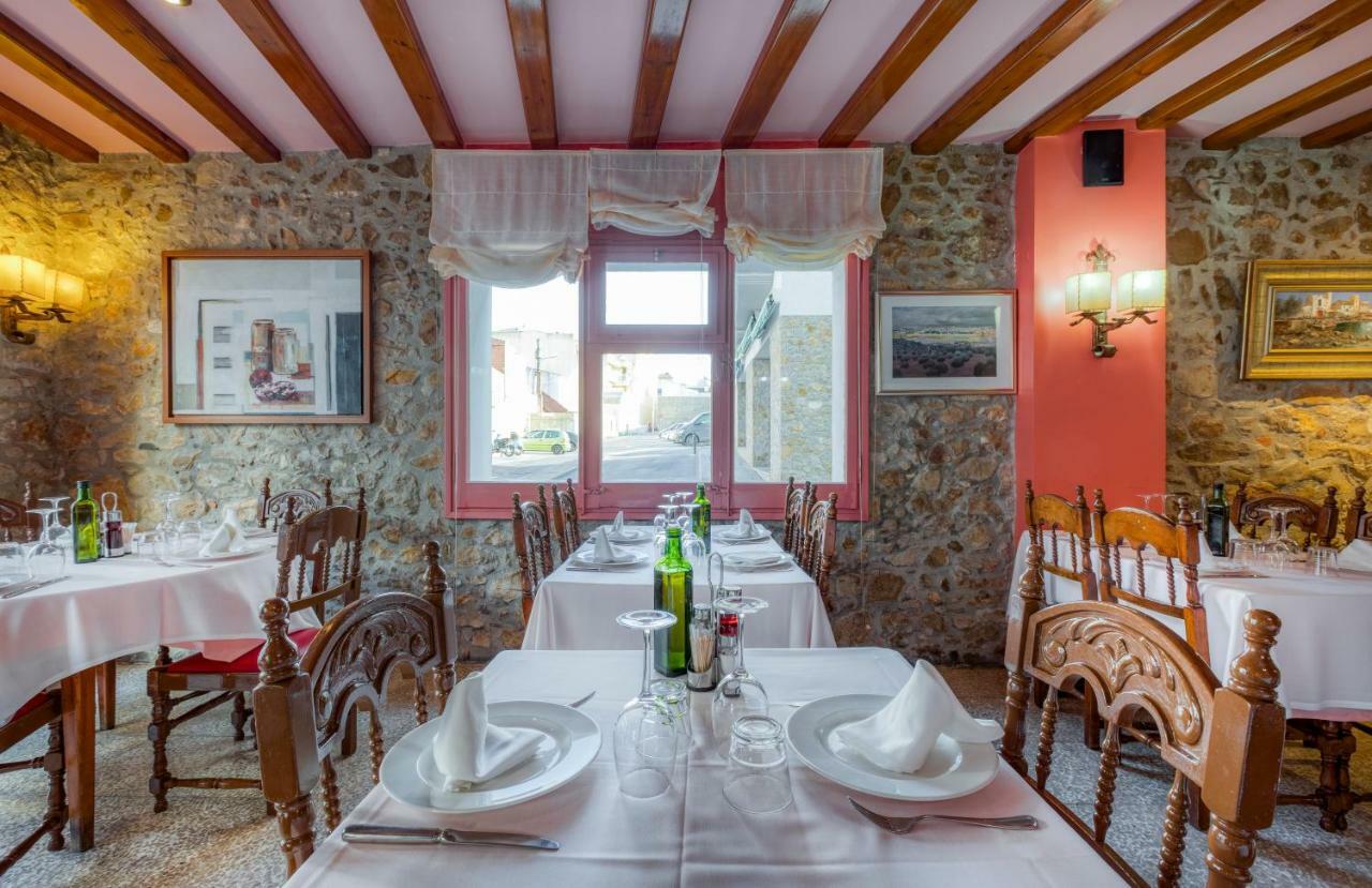 Hostal Restaurante El Roser L' Escala Exteriér fotografie